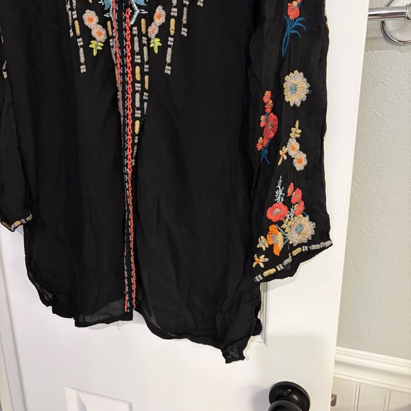 Johnny Was Black Embroidered Boho Tunic Top Long Sleeve Size L - Picture 2 of 9